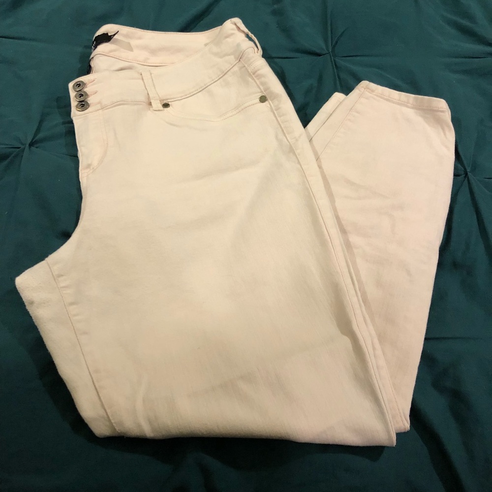 Gorgeous Light Pink Torrid Denim Jeggings